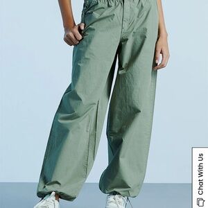 Chic Green Wide-Leg High-Waisted Pants